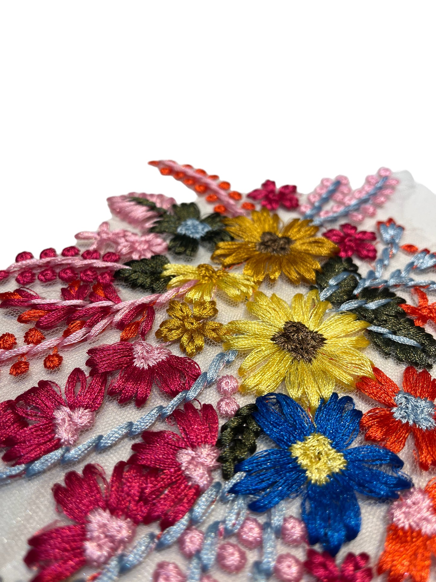 Parche flores colores sobre tul