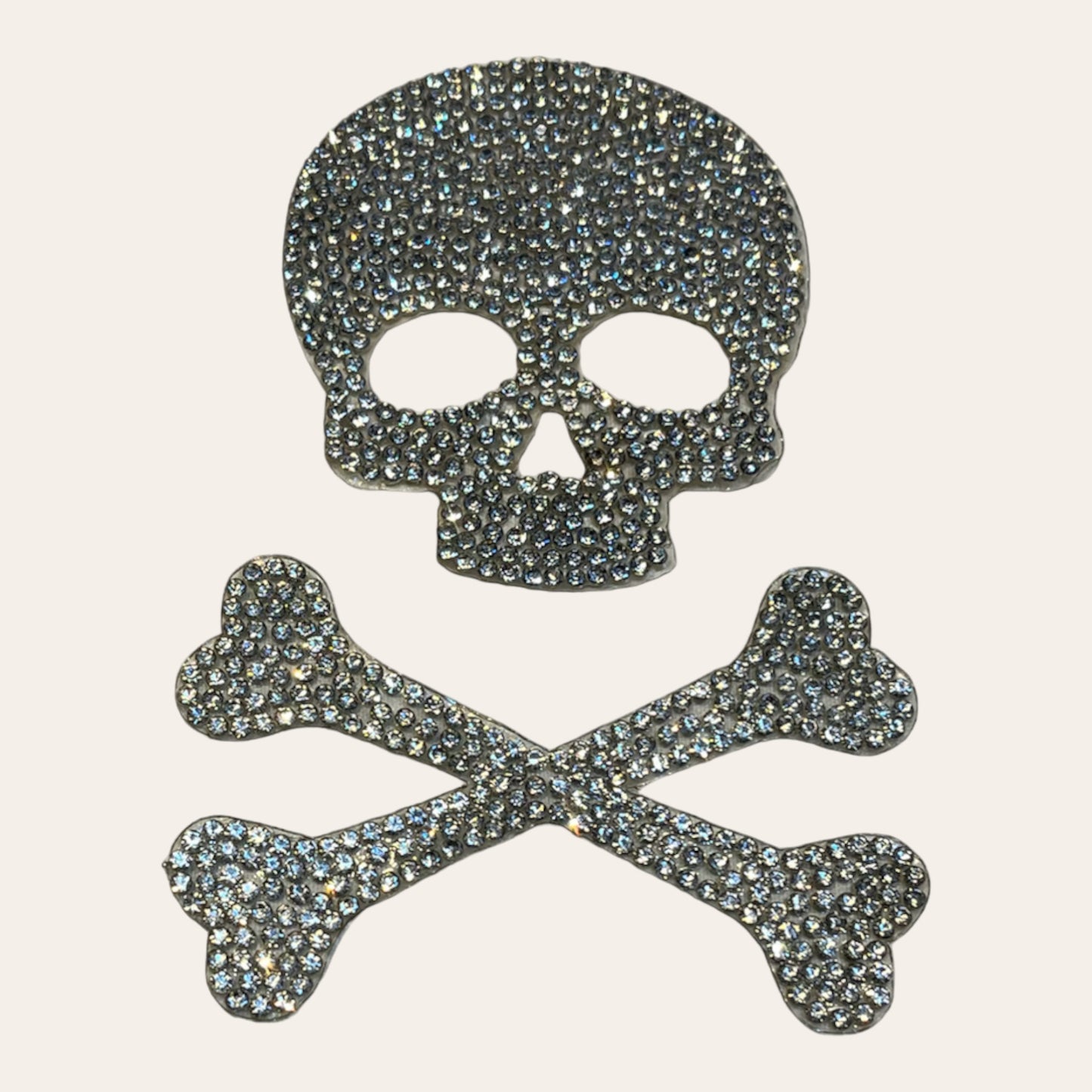 Parche calavera con tibias strass