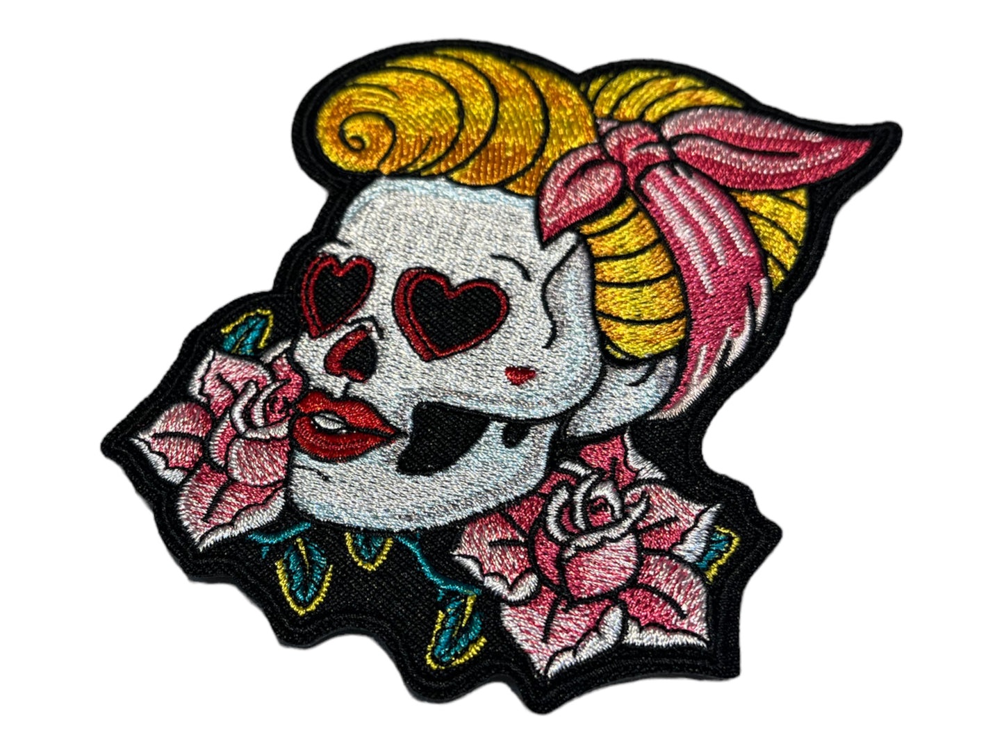 Parche bordado calavera pin up