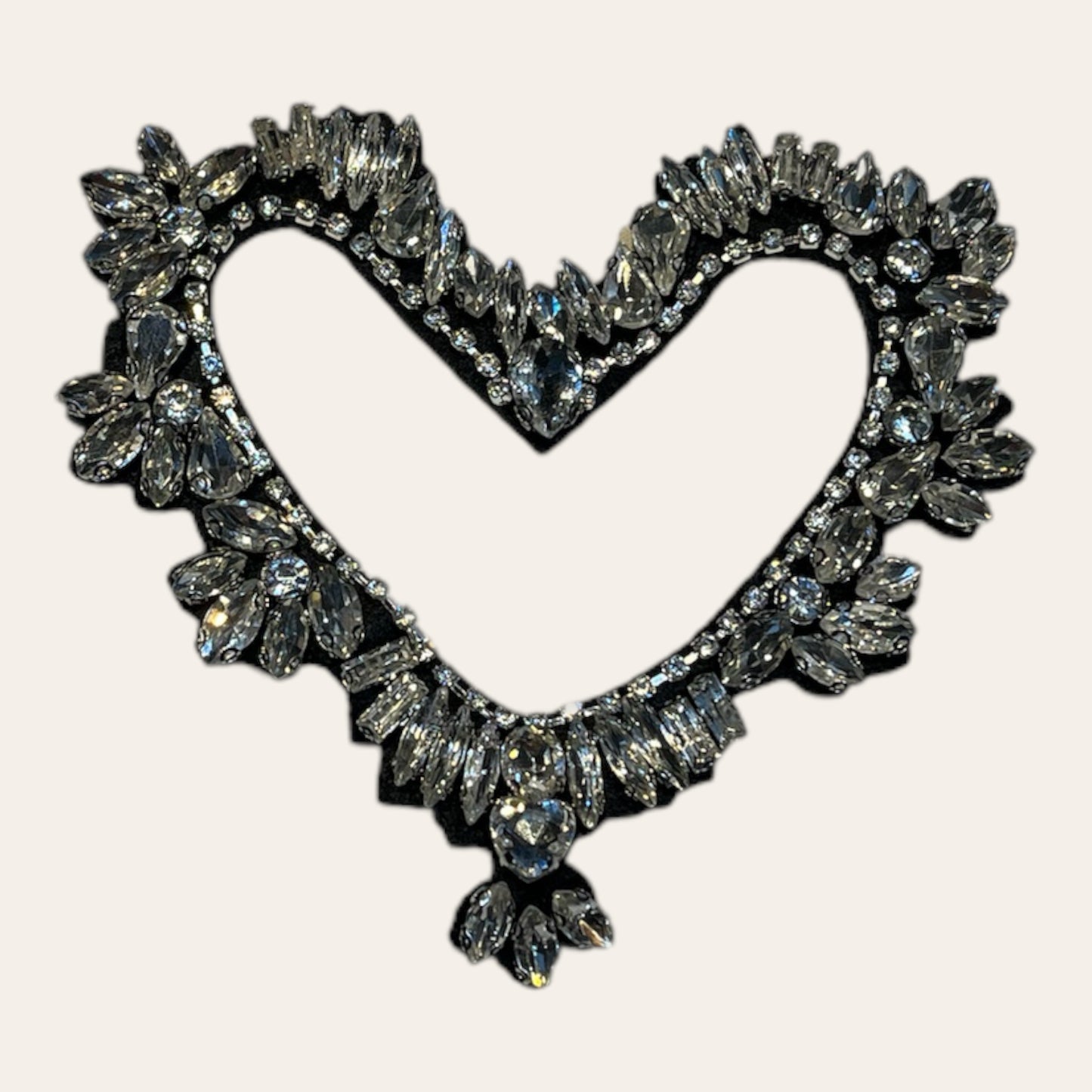 Parche corazón pedrería cristal